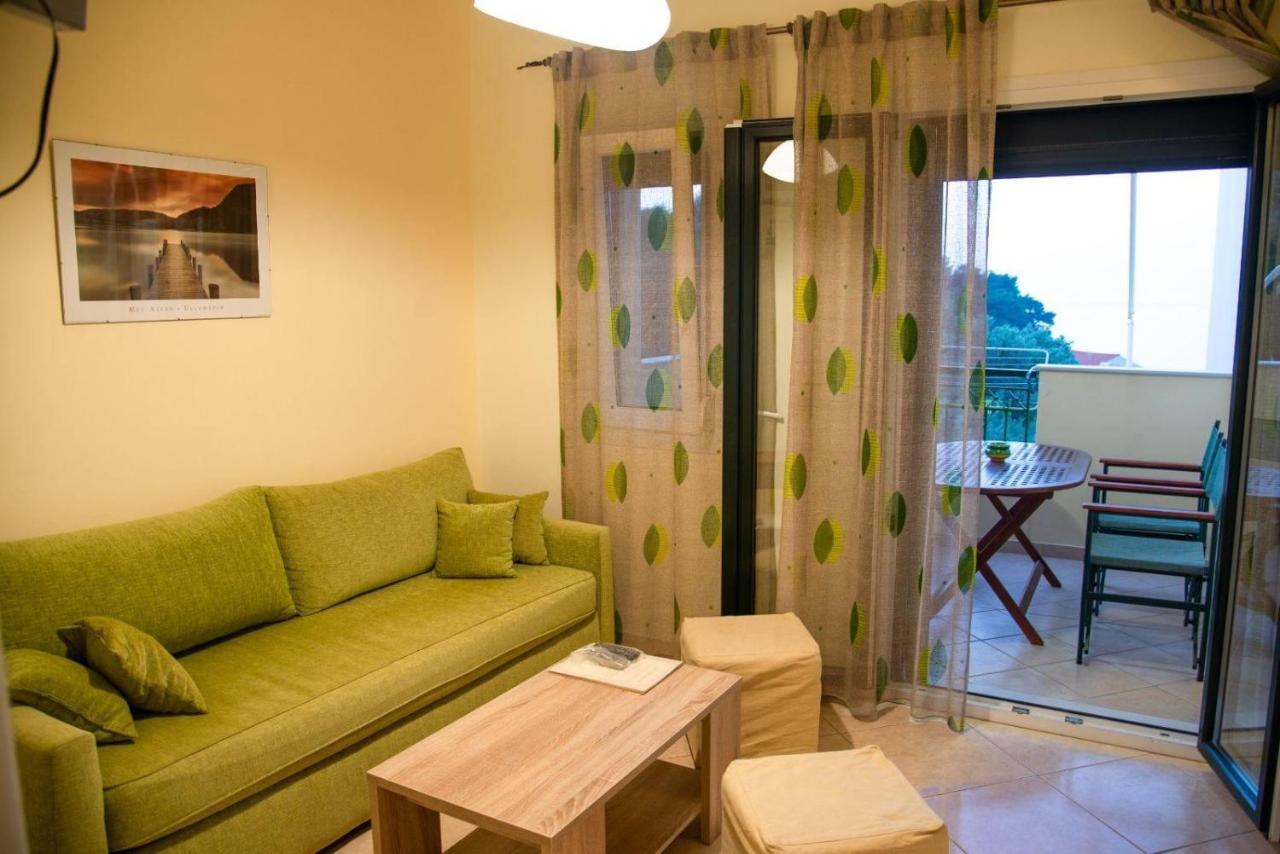 Marina Apartments Кокарі Екстер'єр фото