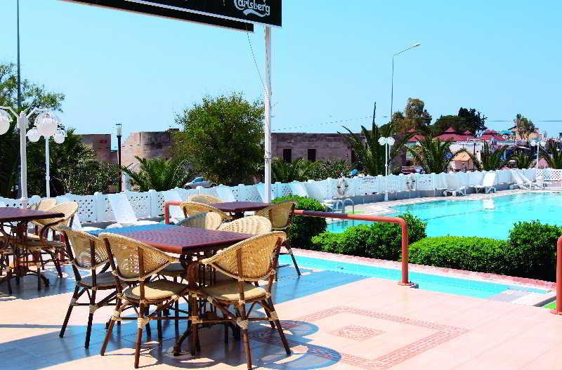 Marina Apartments Кокарі Екстер'єр фото