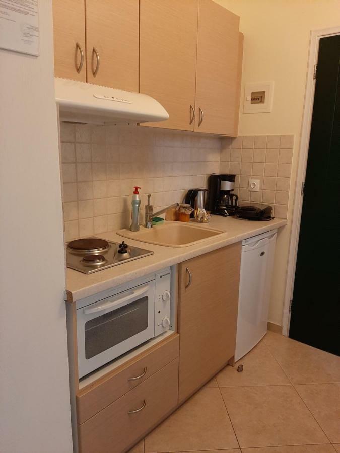 Marina Apartments Кокарі Екстер'єр фото