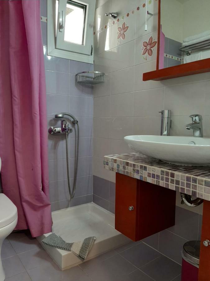 Marina Apartments Кокарі Екстер'єр фото